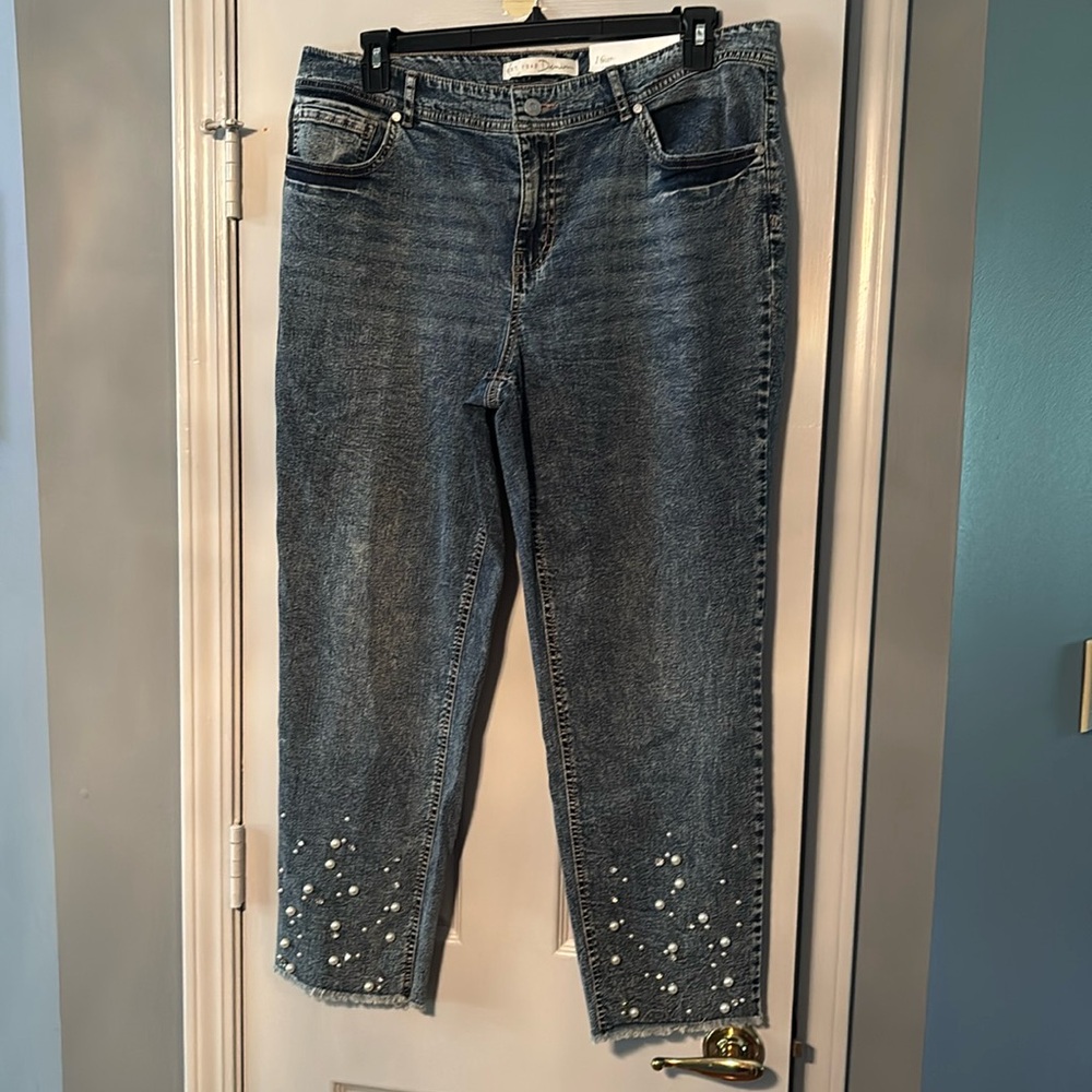 Cato EST 1946 Hi-Rise Straight Blue Jeans with Pearl & Rhinestone Embellish NWT
